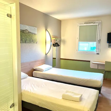 Hotel Ibis Budget Cosne Sur Loire Exterior photo