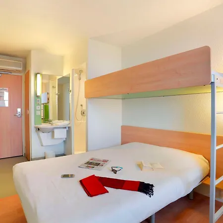 Hotel Ibis Budget Cosne Sur Loire Exterior photo