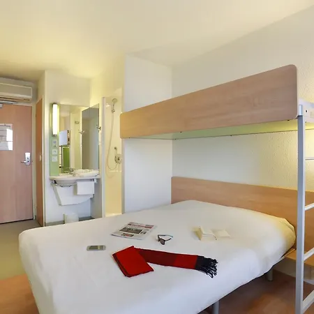 Hotel Ibis Budget Cosne Sur Loire Exterior photo