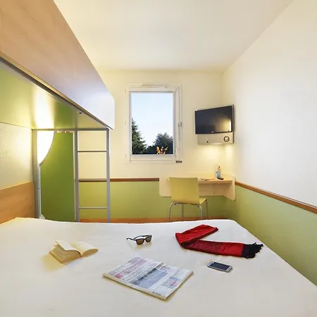 Hotel Ibis Budget Cosne Sur Loire Exterior photo