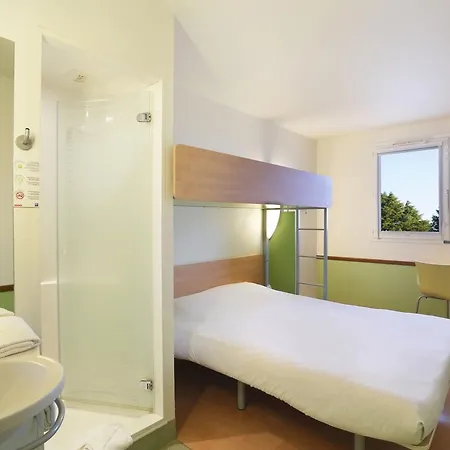 Hotel Ibis Budget Cosne Sur Loire Exterior photo
