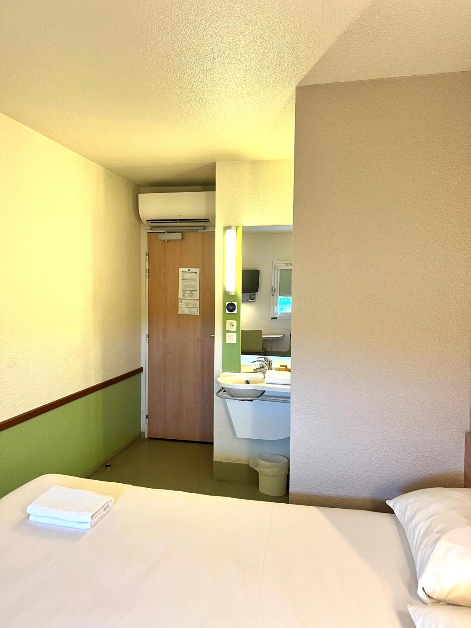 Ibis Budget Sur Loire Hotel