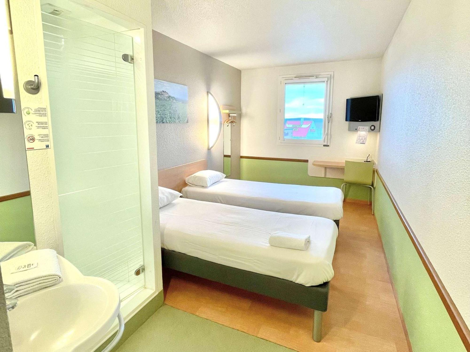 Ibis Budget Sur Loire Hotel