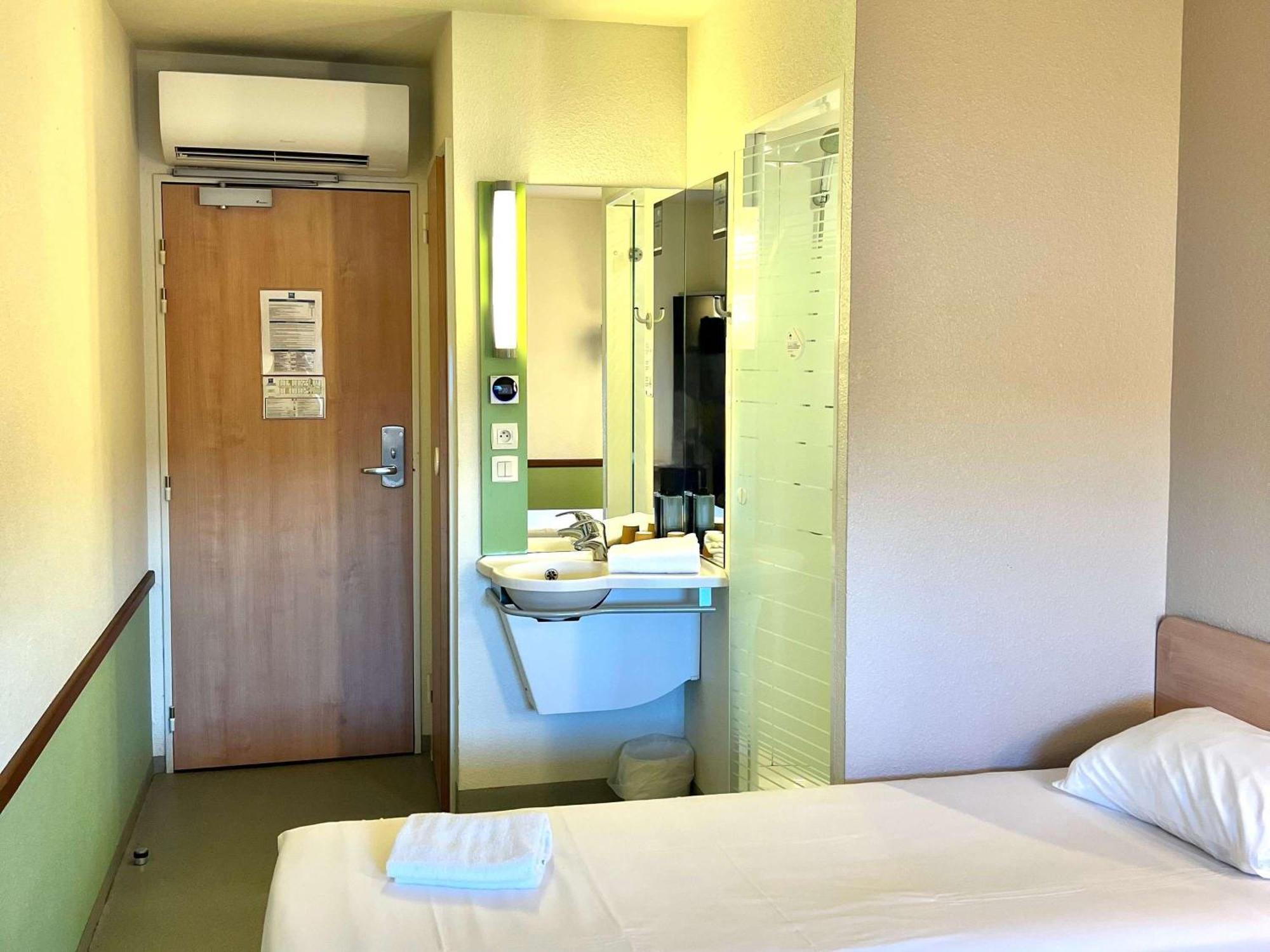 Hotel Ibis Budget Sur Loire